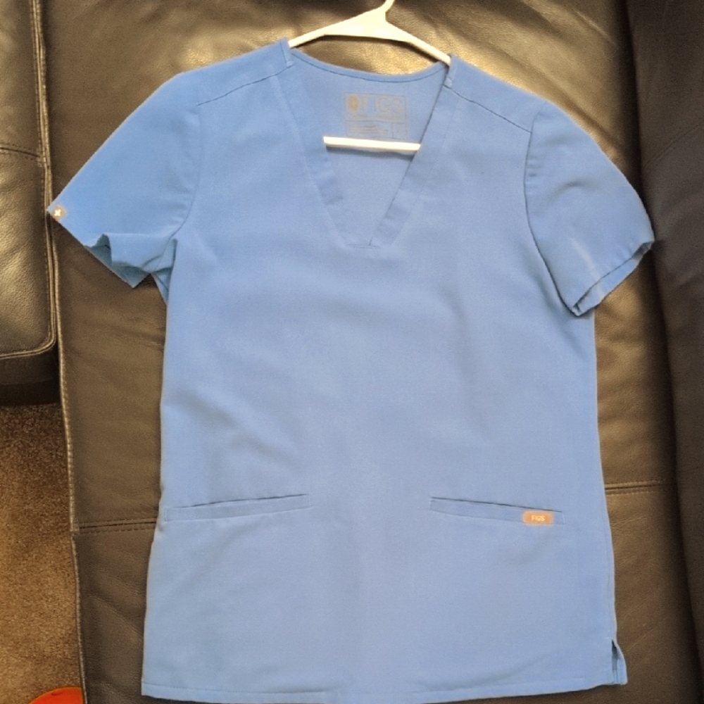 Figs Ceil Blue Three Pocket Scrub Top